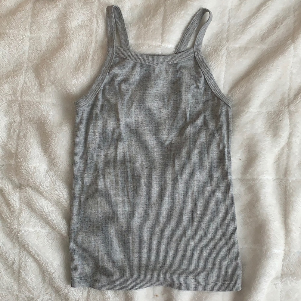 cute gray ribbed tank top!